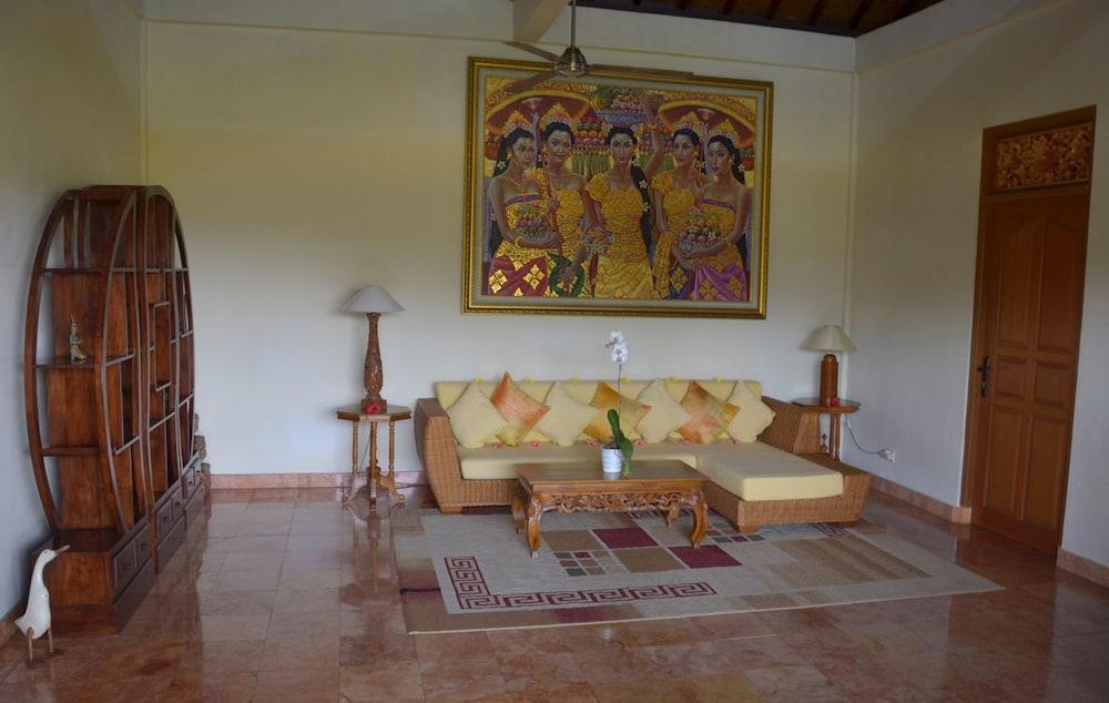 Mandala Desa Otel Sukawati Dış mekan fotoğraf